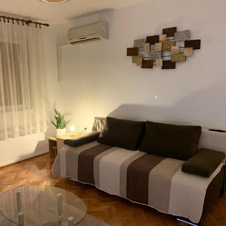 Apartment Patricia 1987 *