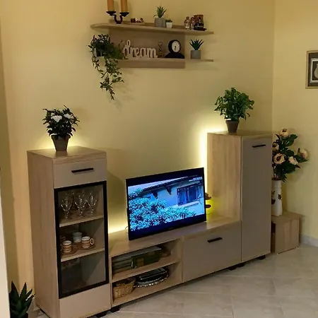Apartment Patricia 1987